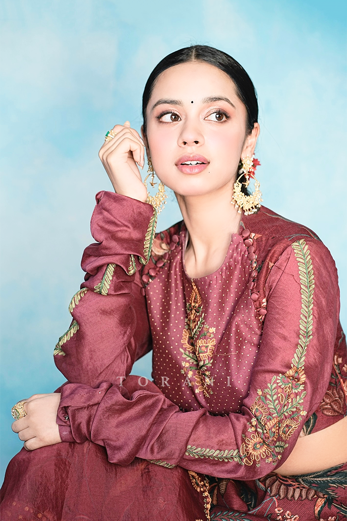 Nitanshi Goel In Our Sanobar Bindu Aari Waraq Lehenga Set