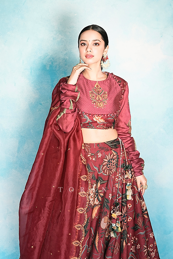 Nitanshi Goel In Our Sanobar Bindu Aari Waraq Lehenga Set