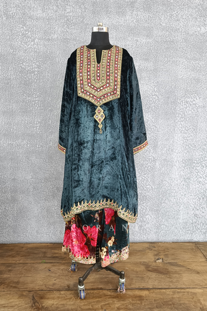 Sale- Neelam Makhmal Paakizah Kurta Set
