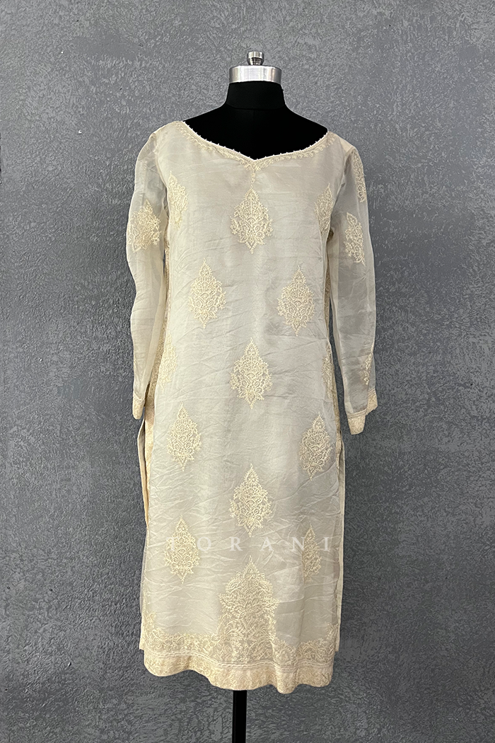 Sale- Swetah Aadrita Kurta