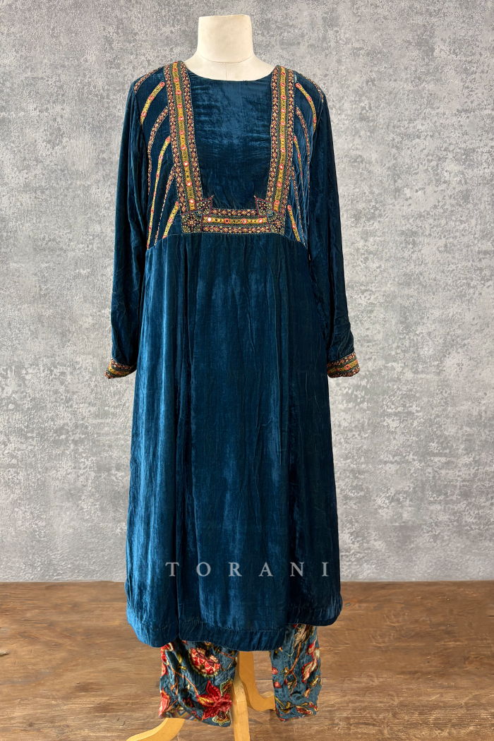 SALE - Neelam Makhmal Qurbat Khat Kurta Set