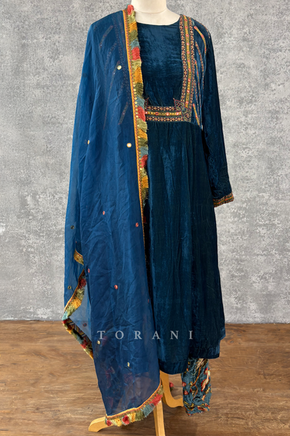 SALE - Neelam Makhmal Qurbat Khat Kurta Set