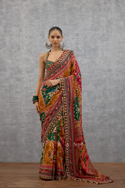 Kanak Harit Chitrita Sari