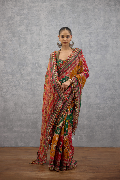 Kanak Harit Chitrita Sari