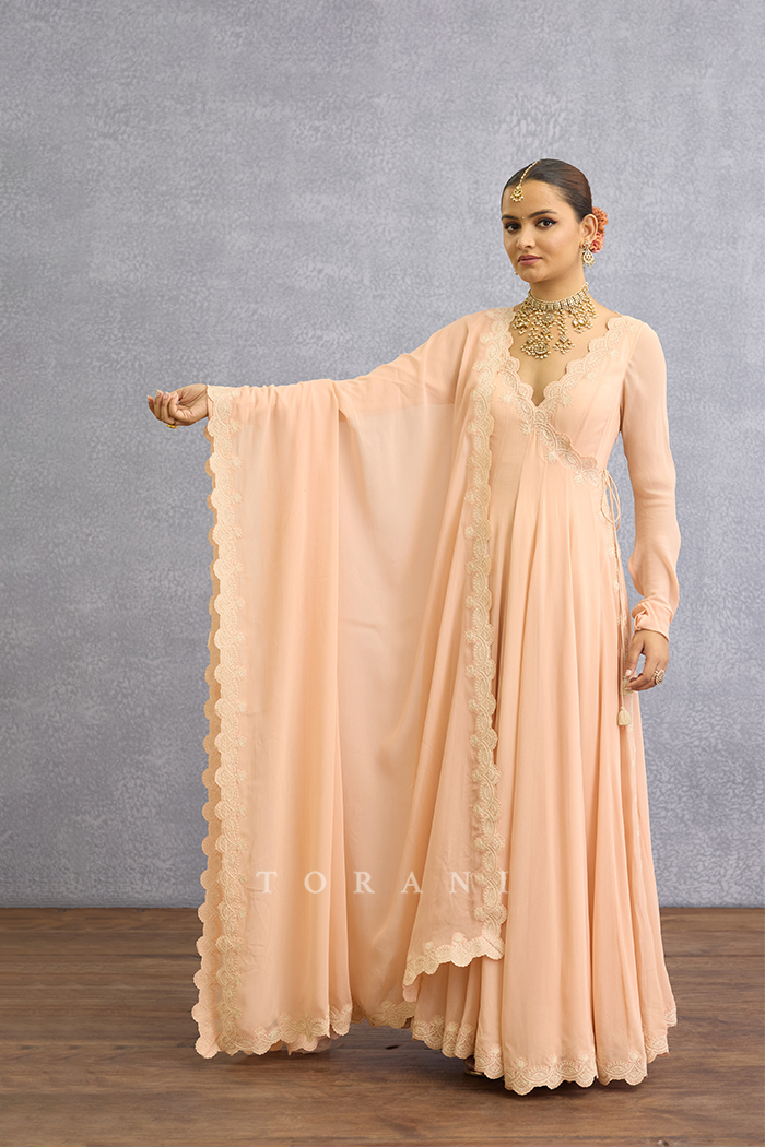 Gul-Mohar Prisha Odhni