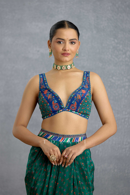 Mayurakshi Neelrang Cape Set