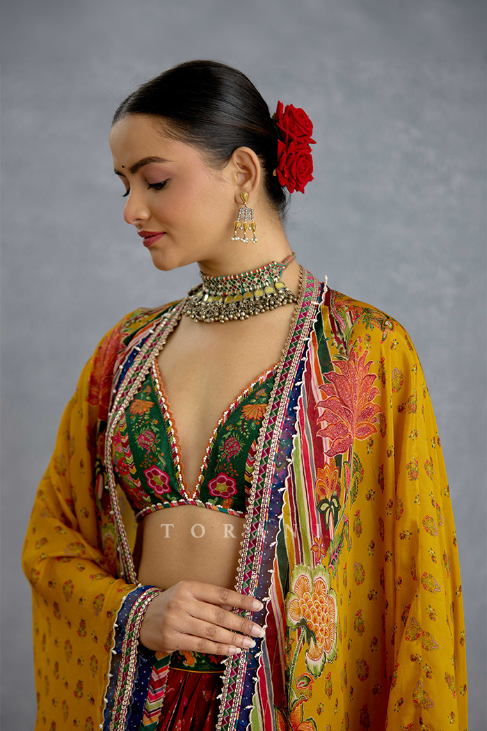 Chitrangi Gulrang Cape Set