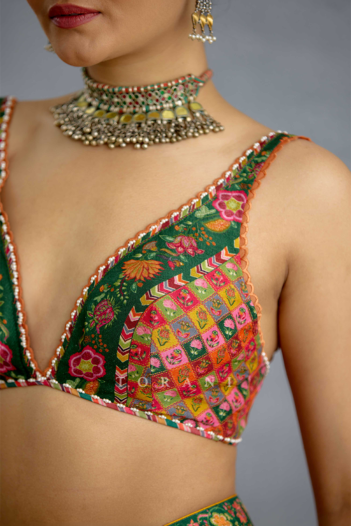 Chitrangi Gulrang Cape Set