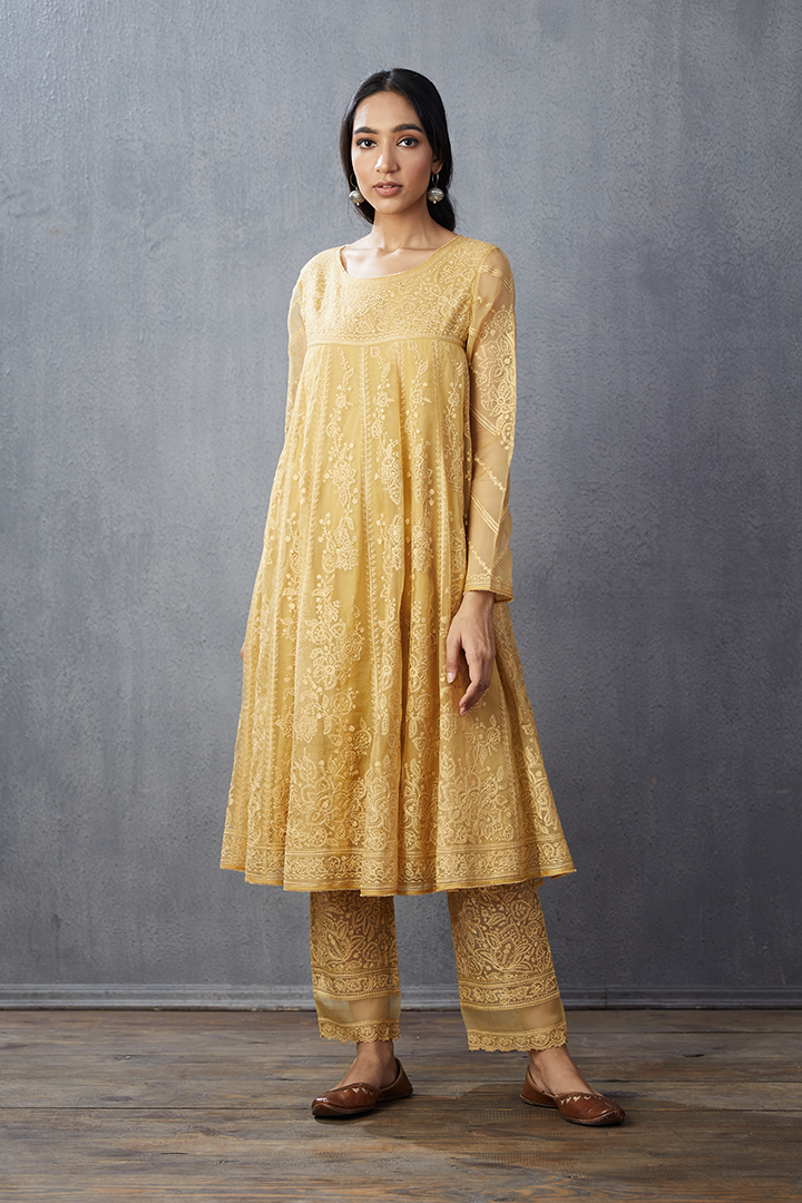 Sunehra Kalidaar Paavni Kurta Set