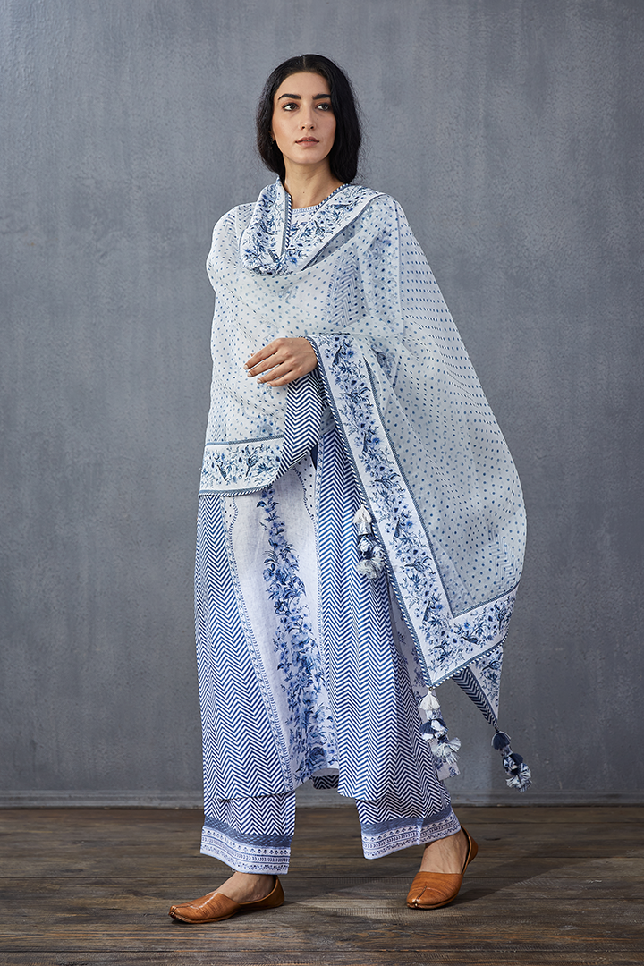 Neeli Kali Abhidah Kurta Set