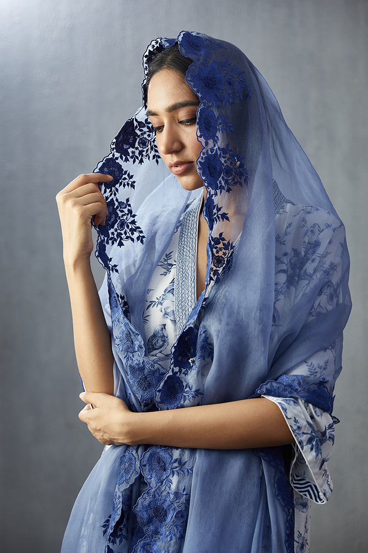 Neeli Gauraiya Geetha Kurta Set