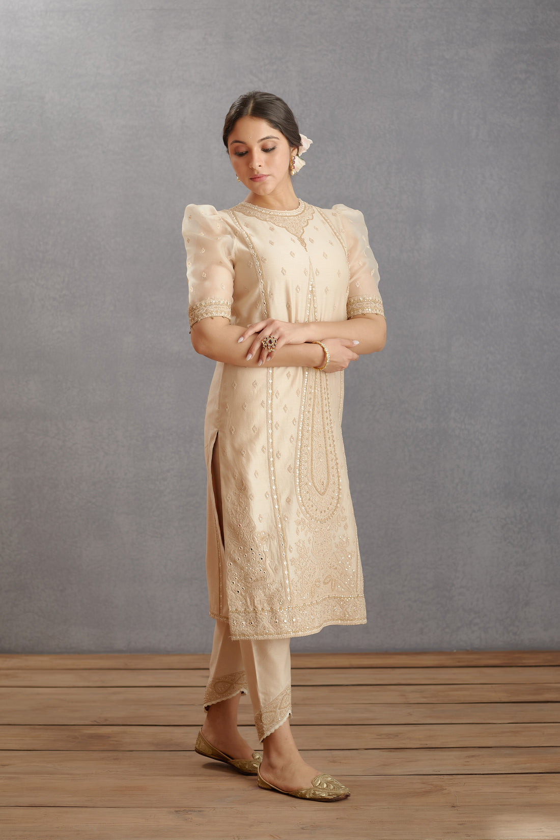 Mogra Ojal Kurta Set