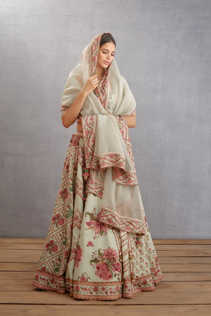 Jaituni Waheeda Odhni