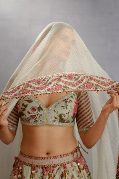 Jaituni Waheeda Odhni