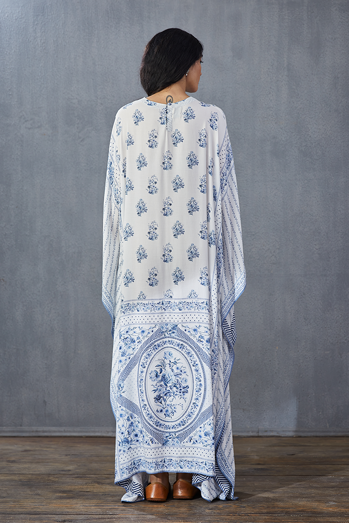 Neeli Booti Nanda Kaftan