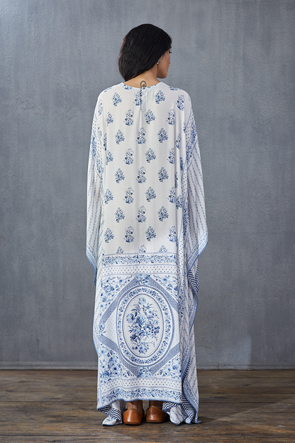 Neeli Booti Nanda Kaftan