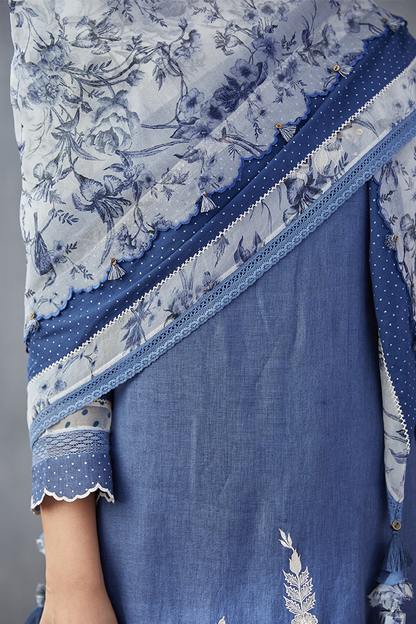 Neeli Gauraiya Akashi Scarf