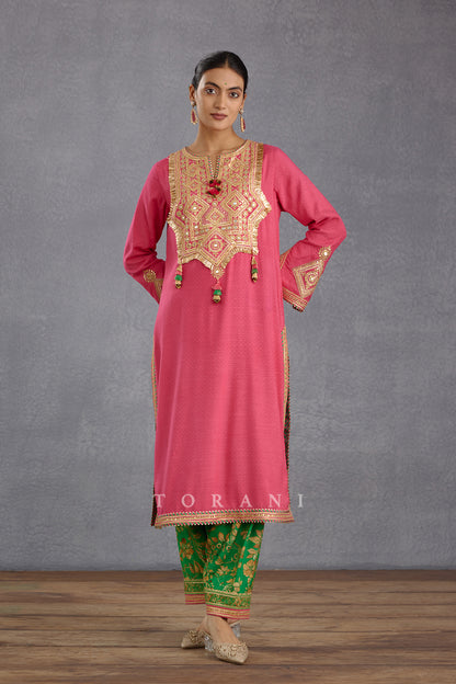 Rang Raas Paakizah Kurta Set