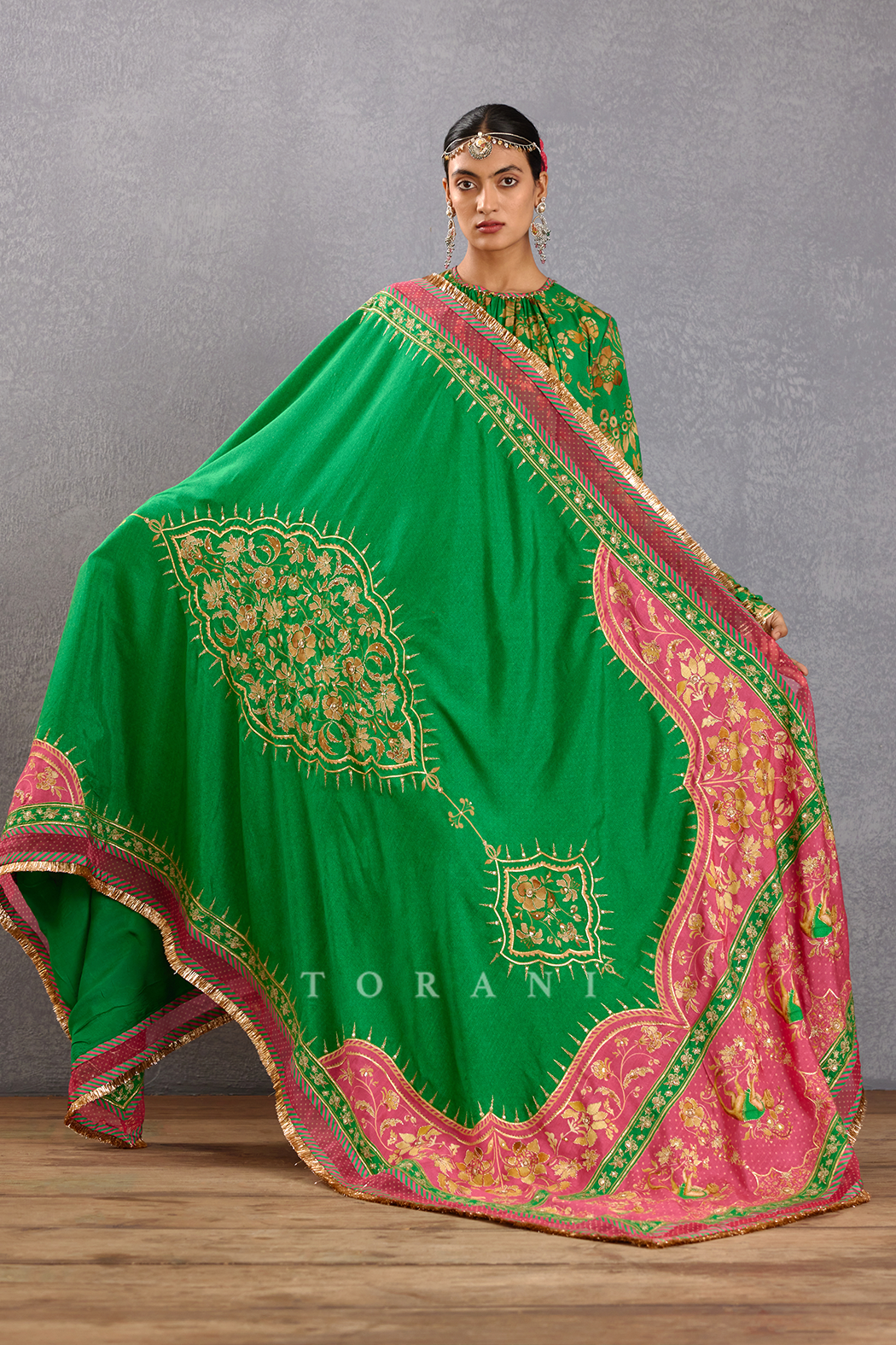 Rang Naaz Zeenat Odhni