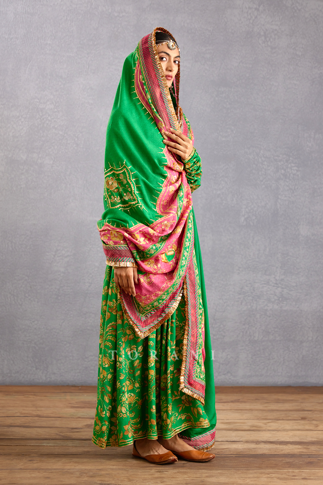 Rang Naaz Zeenat Odhni