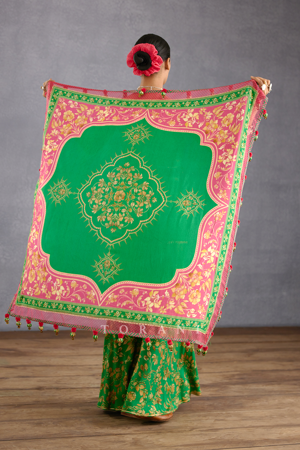 Rang Naaz Chokor Scarf