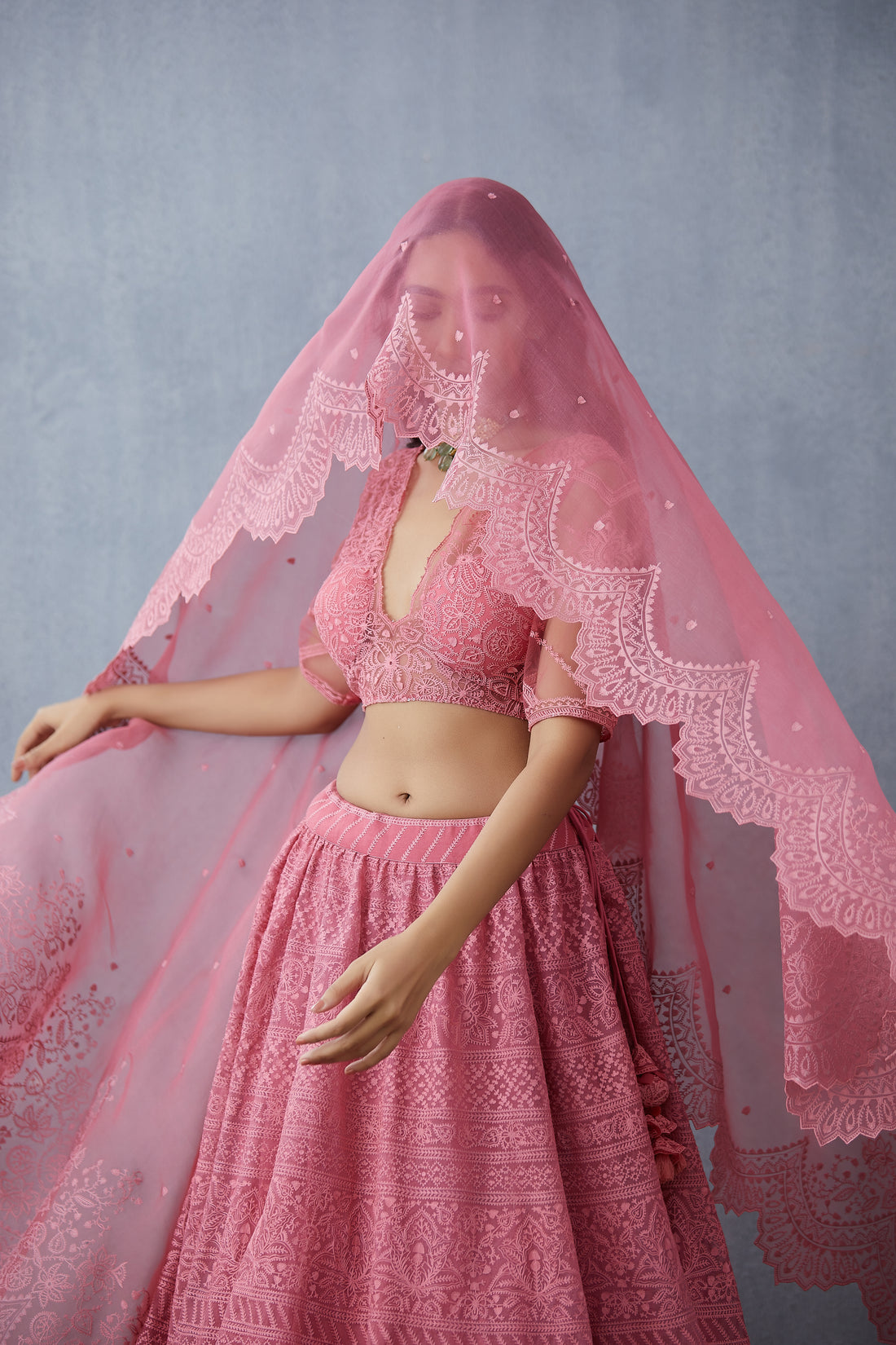 Gulaab Advaita Odhni