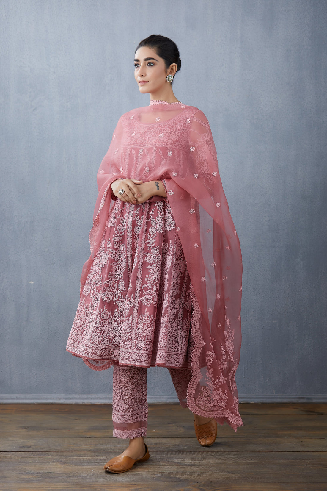 Gulbaag Paavni Odhni