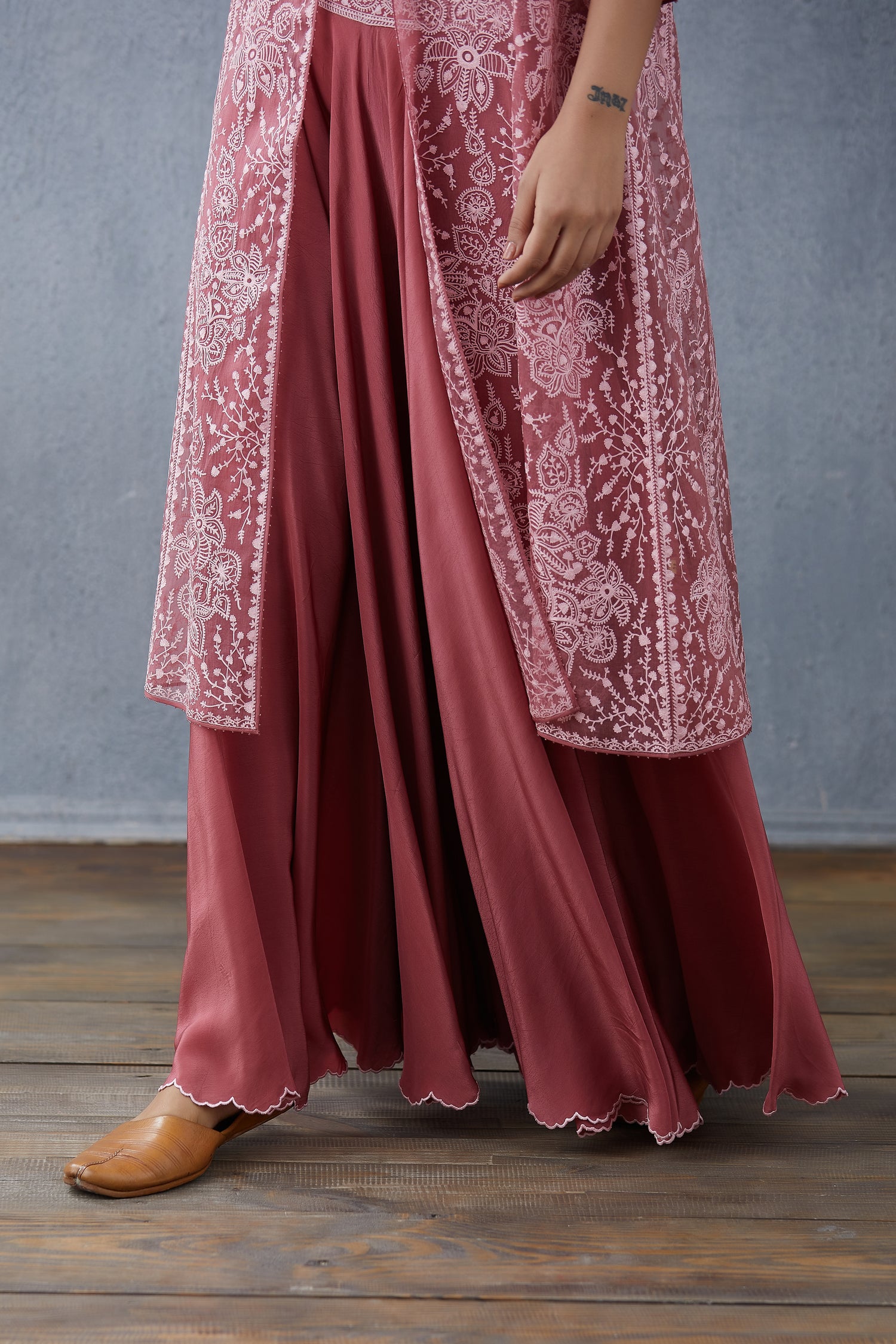 Gulbaag Paavni Cape Set