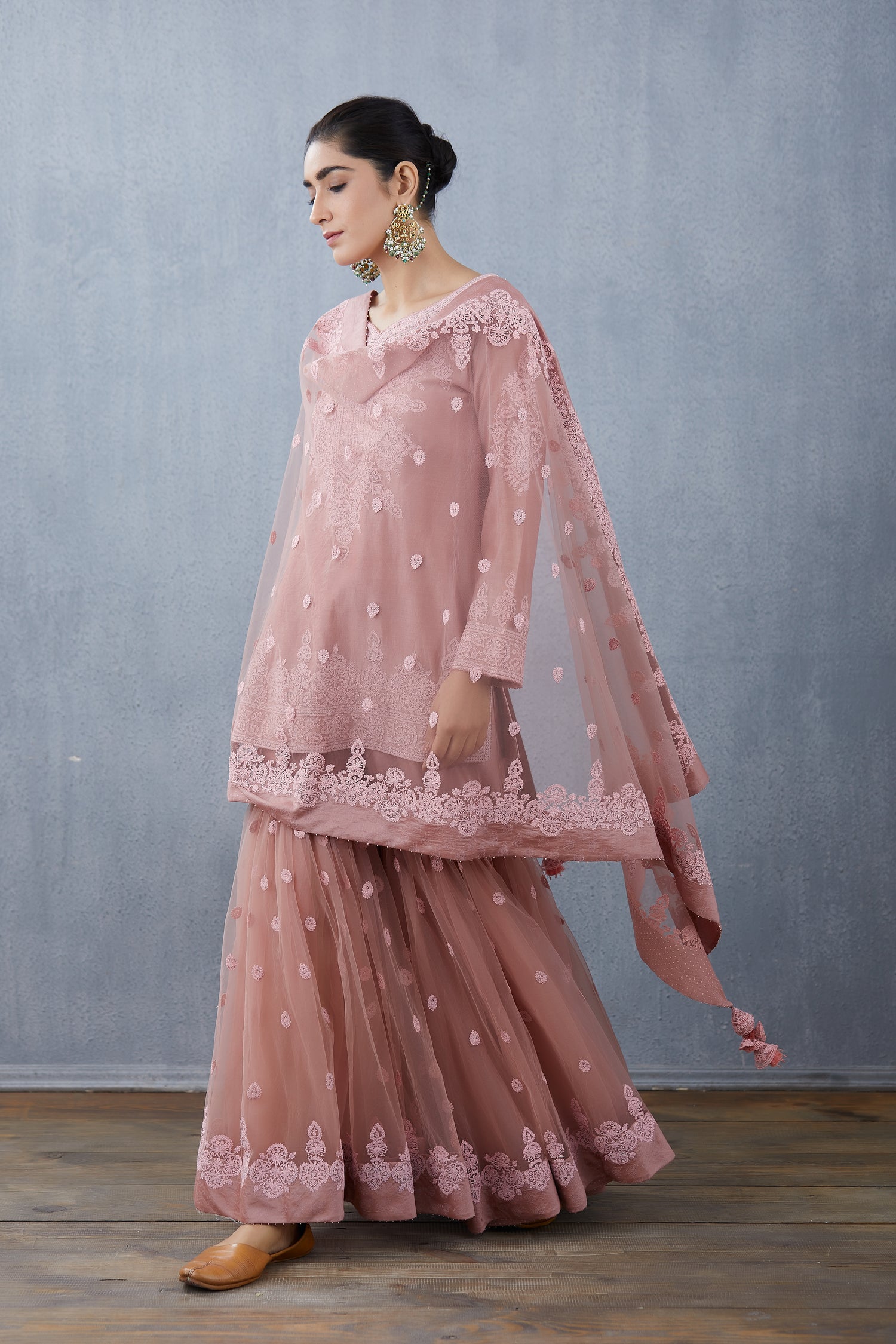 Gulbahar Vedika Odhni