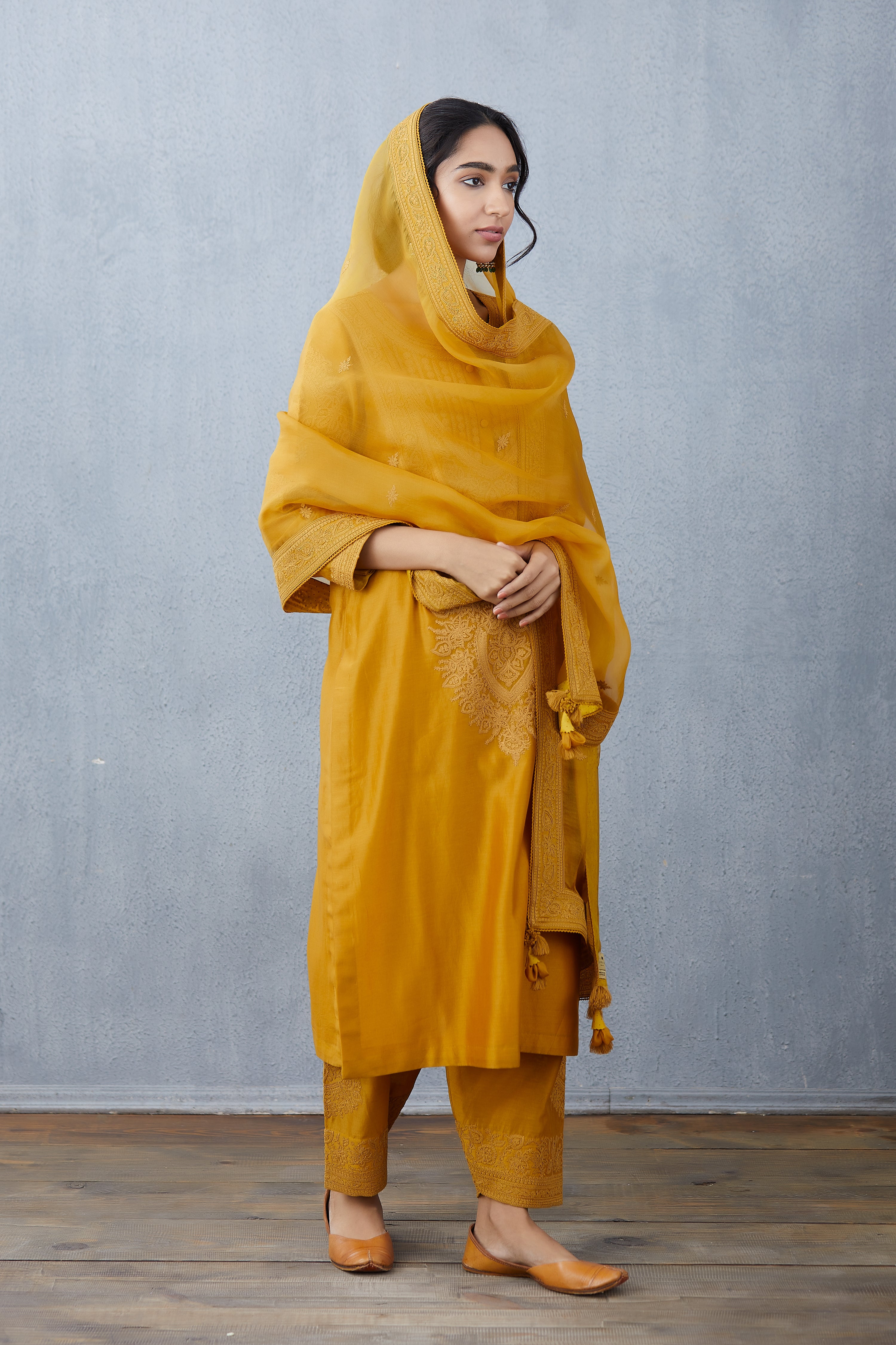 Sunehra Revaa Kurta Set