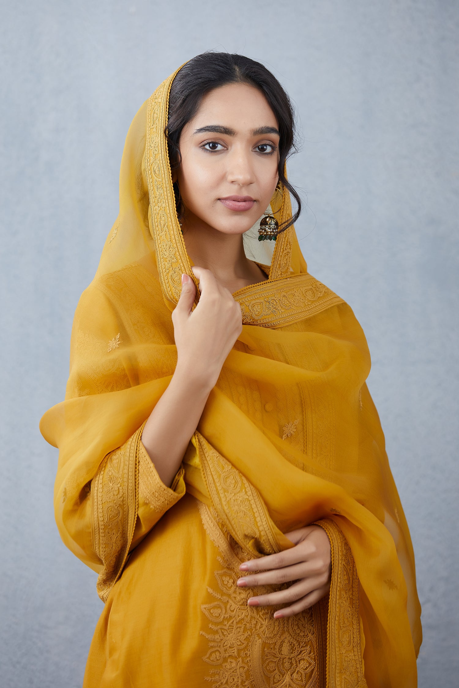 Sunehra Revaa Odhni