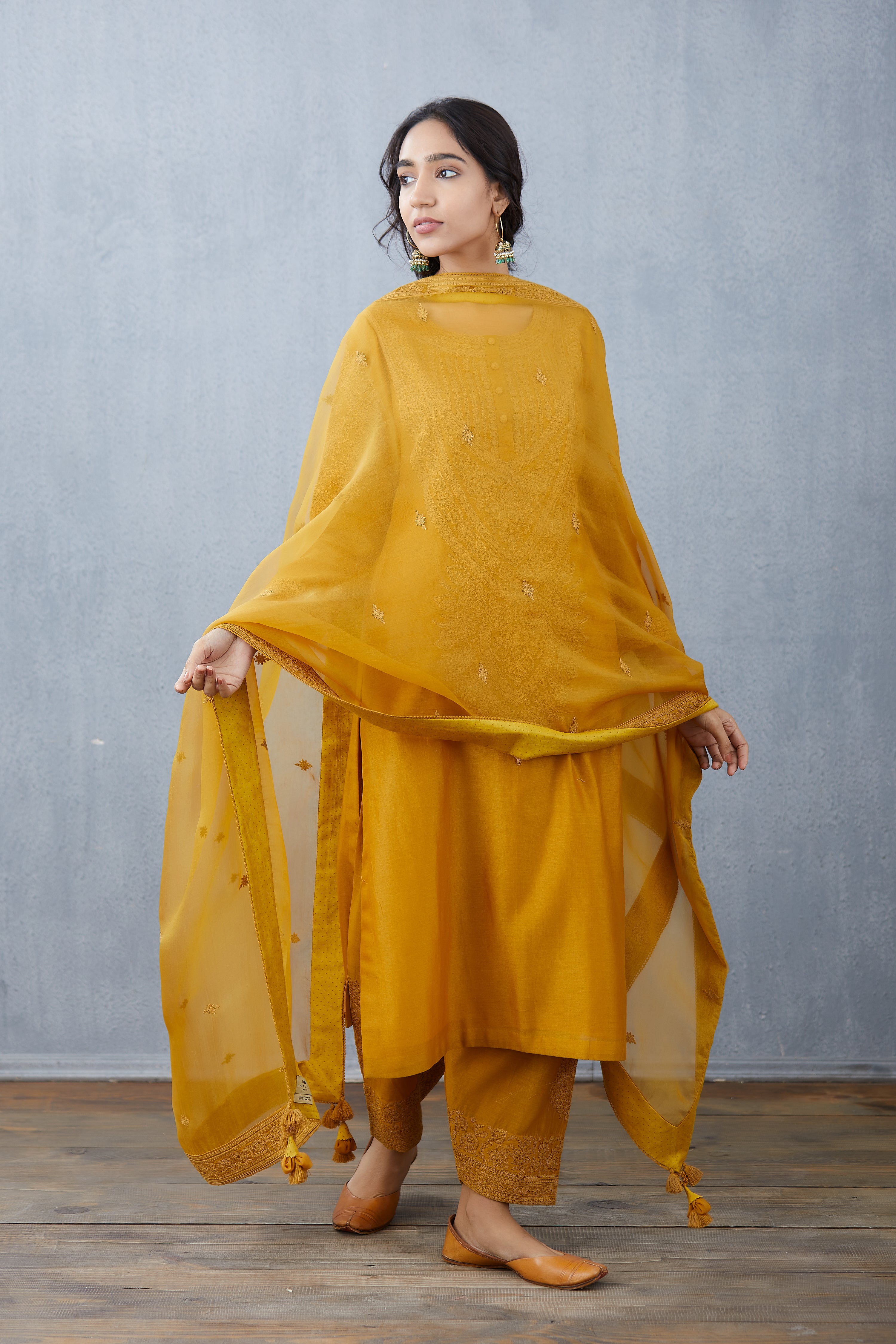 Sunehra Revaa Kurta Set