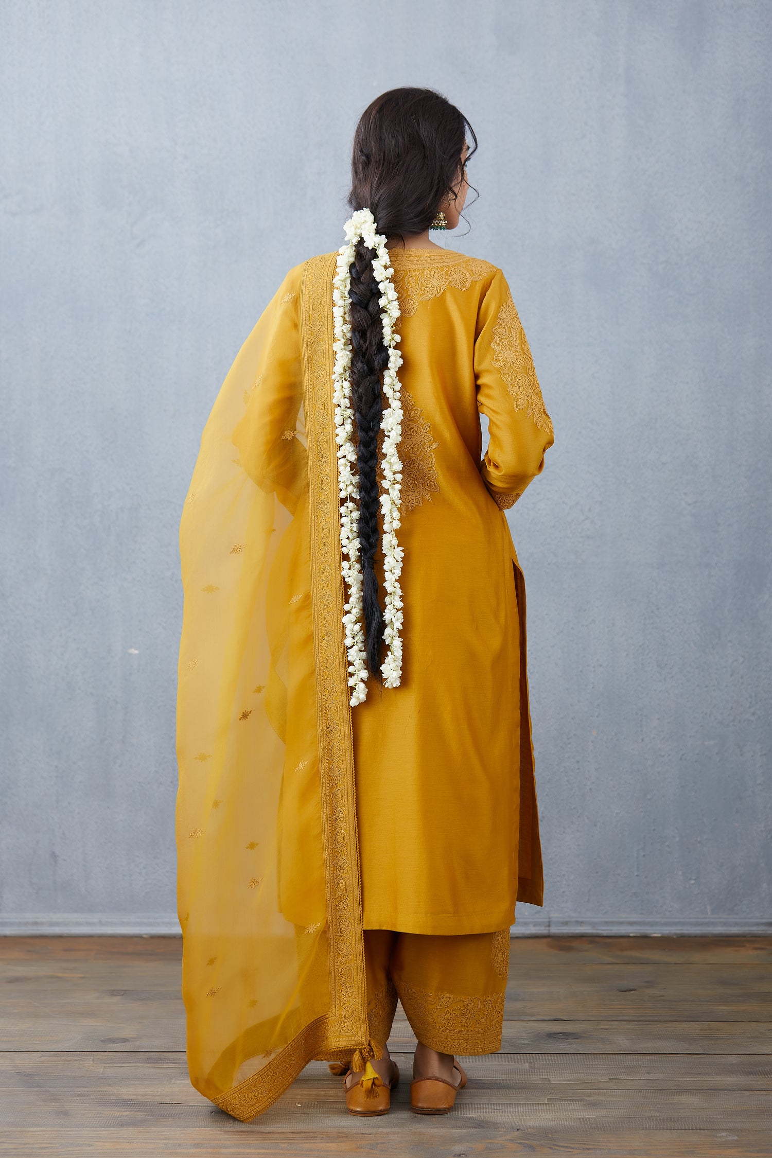 Sunehra Revaa Kurta Set