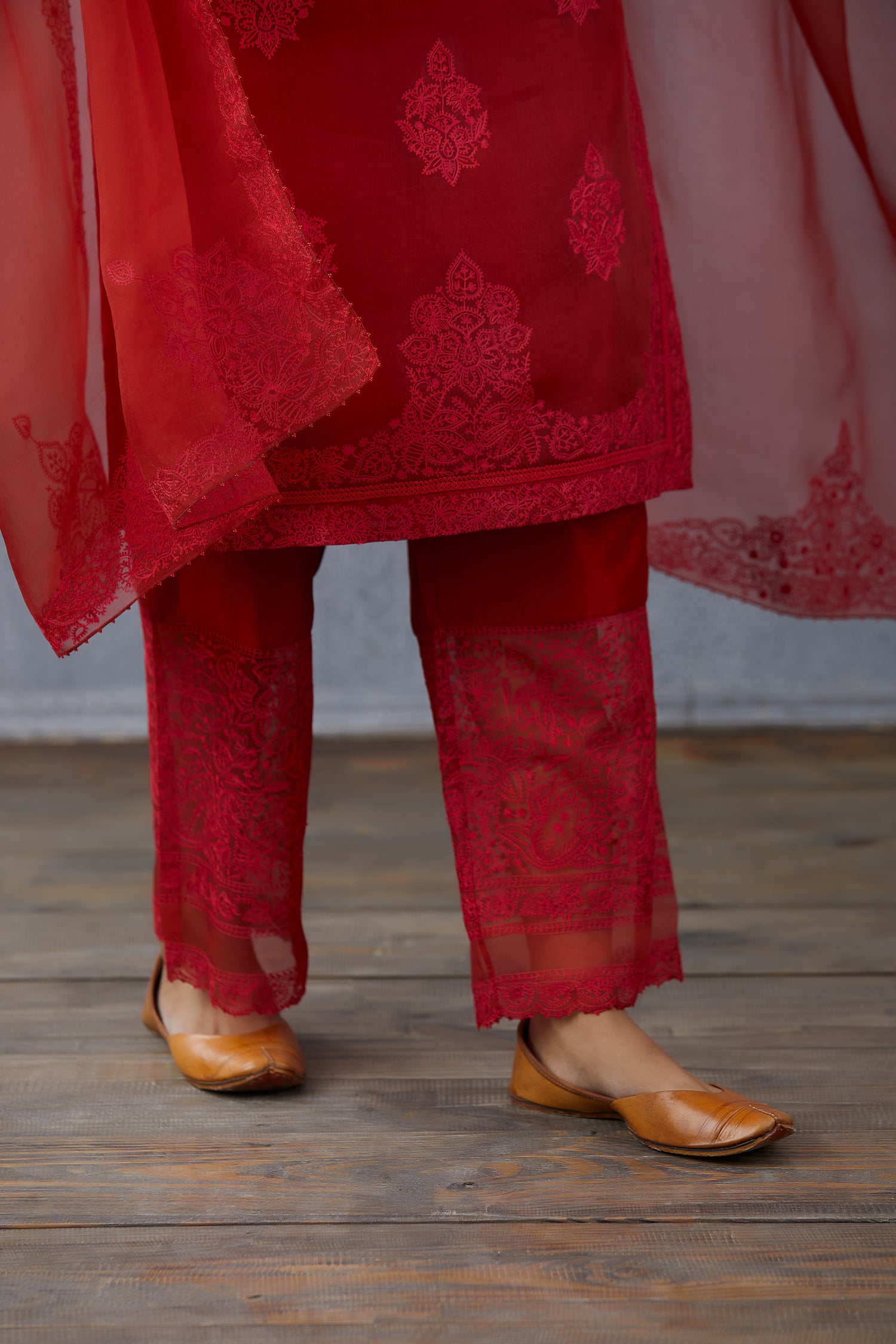 Surkh Aadrita Kurta Set