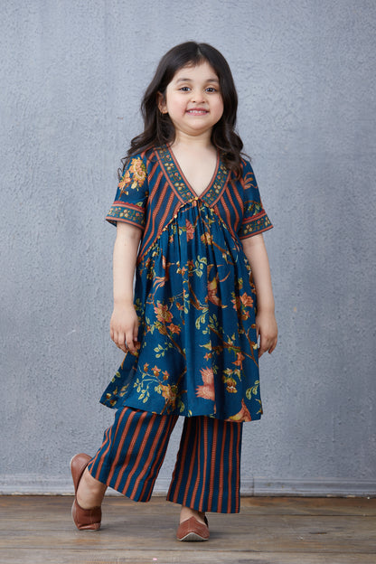 Neelam Chakor Kurta Set