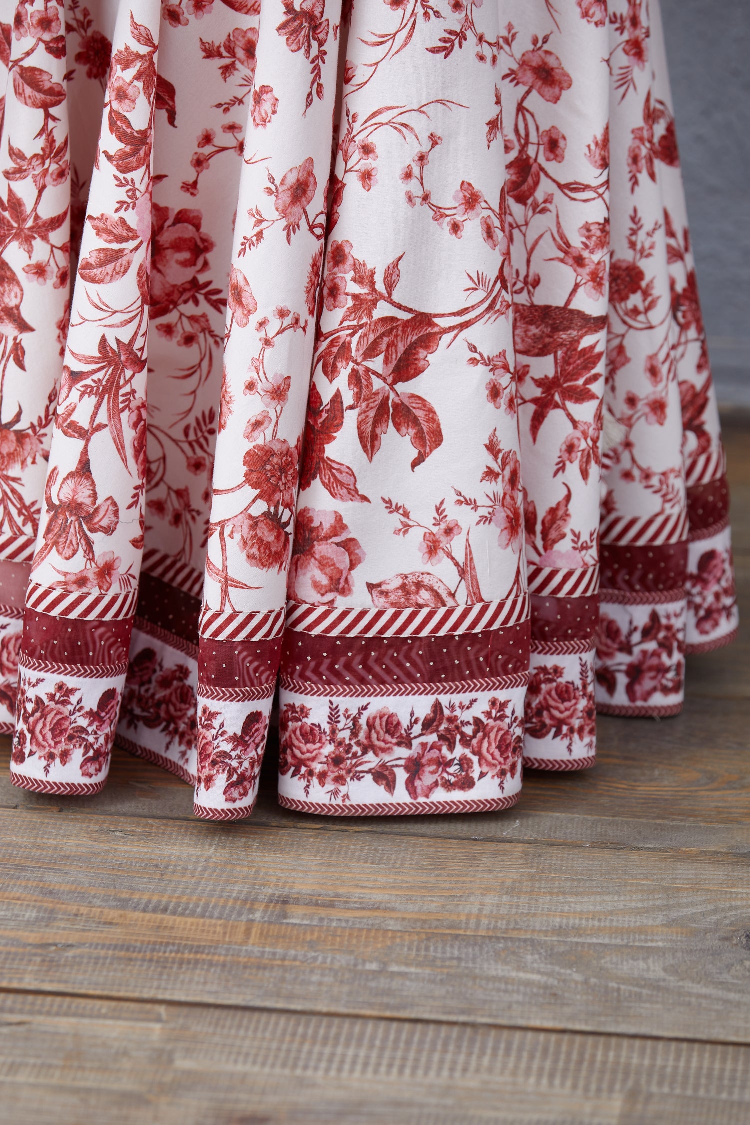 Bhuri Gauraiya Poulami Lehenga Set