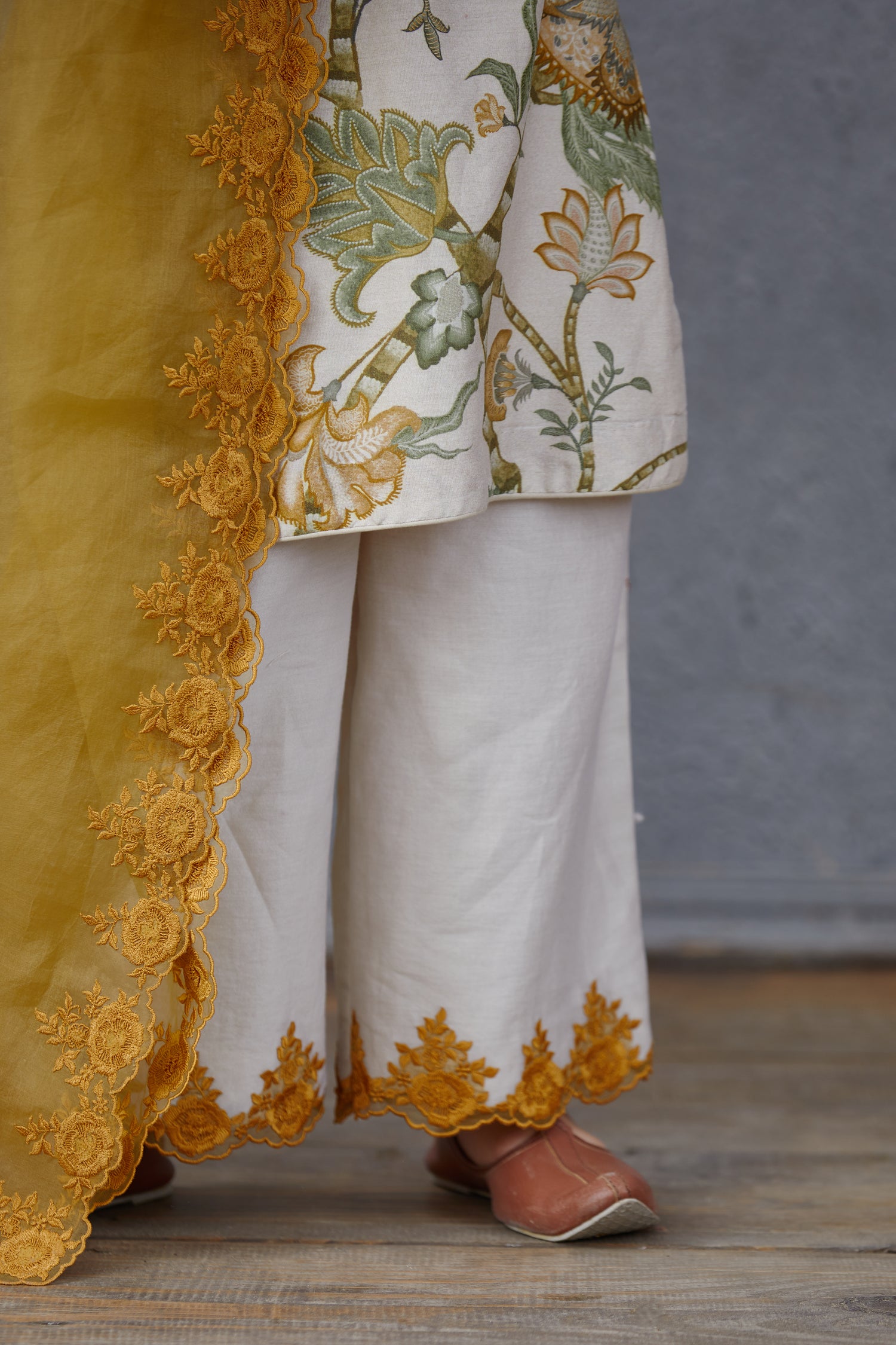 Sarso Namra Kurta Set