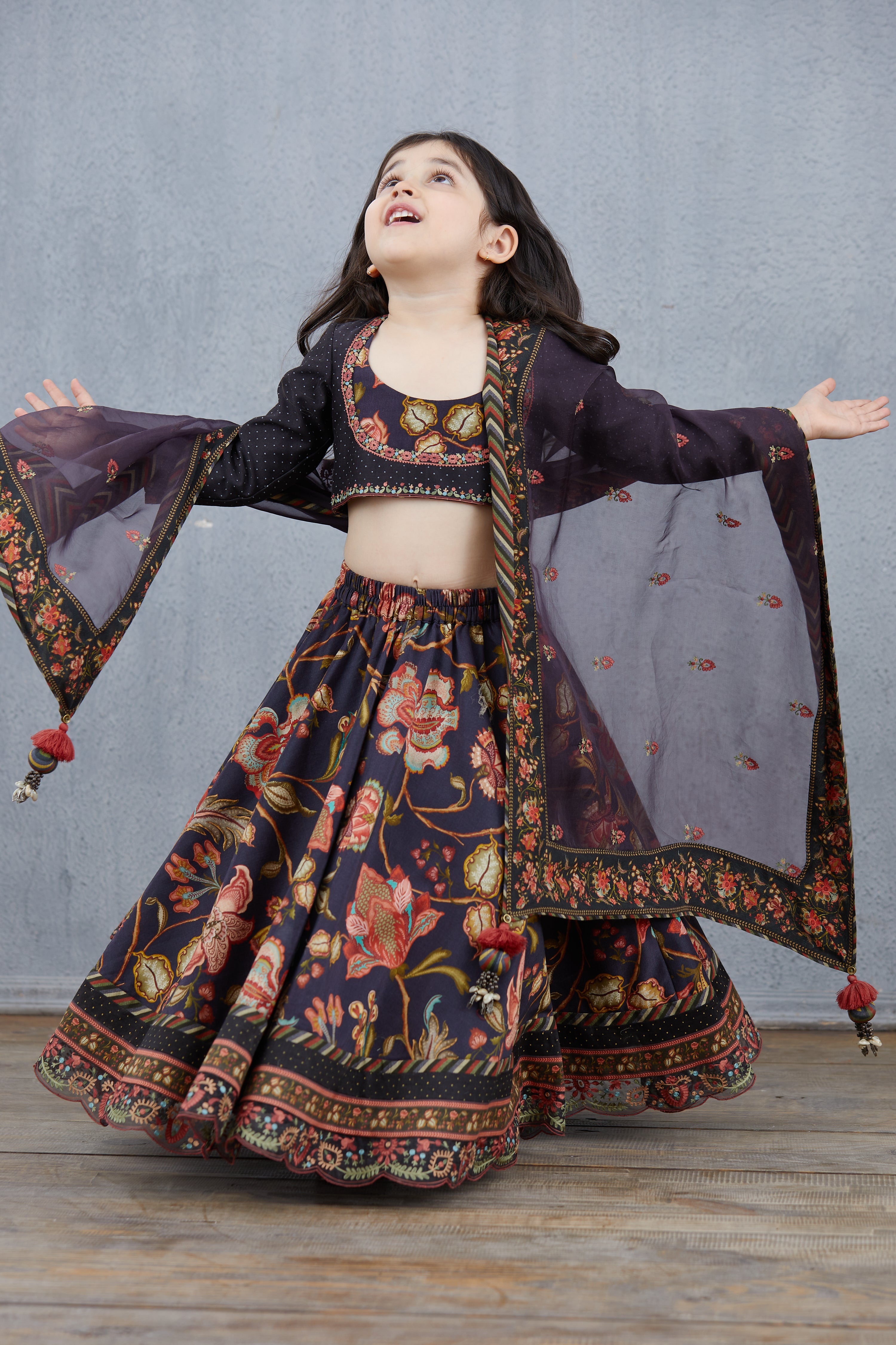 Nisha Kumud Lehenga Set