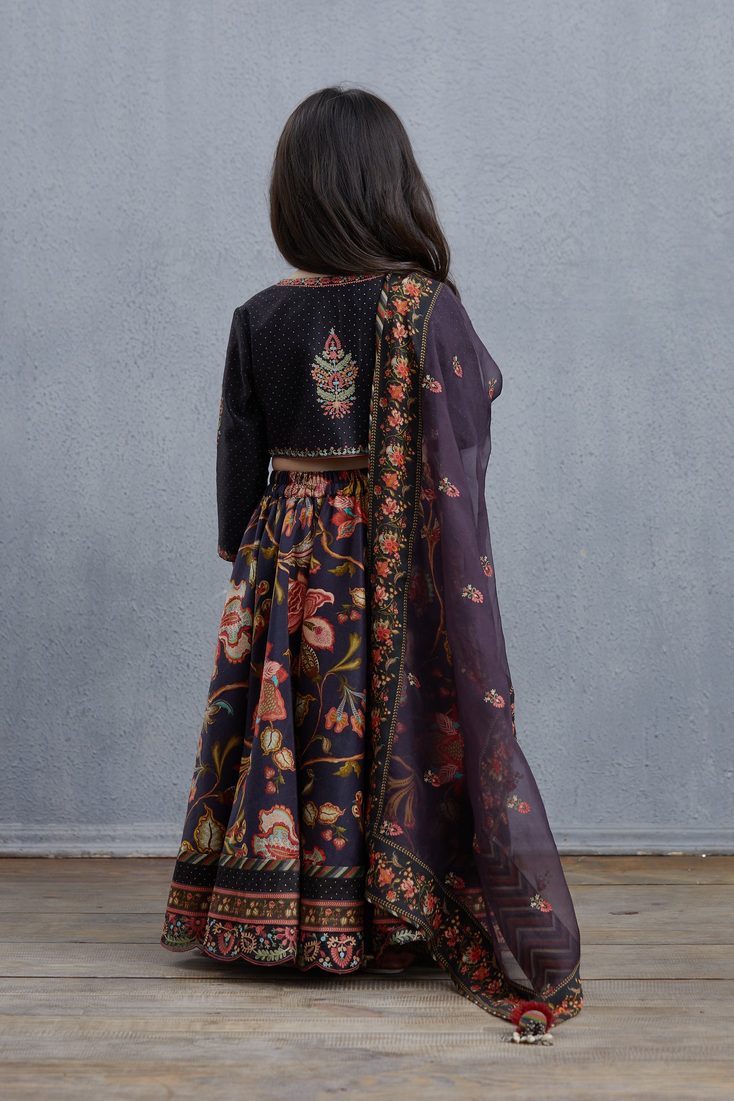 Nisha Kumud Lehenga Set