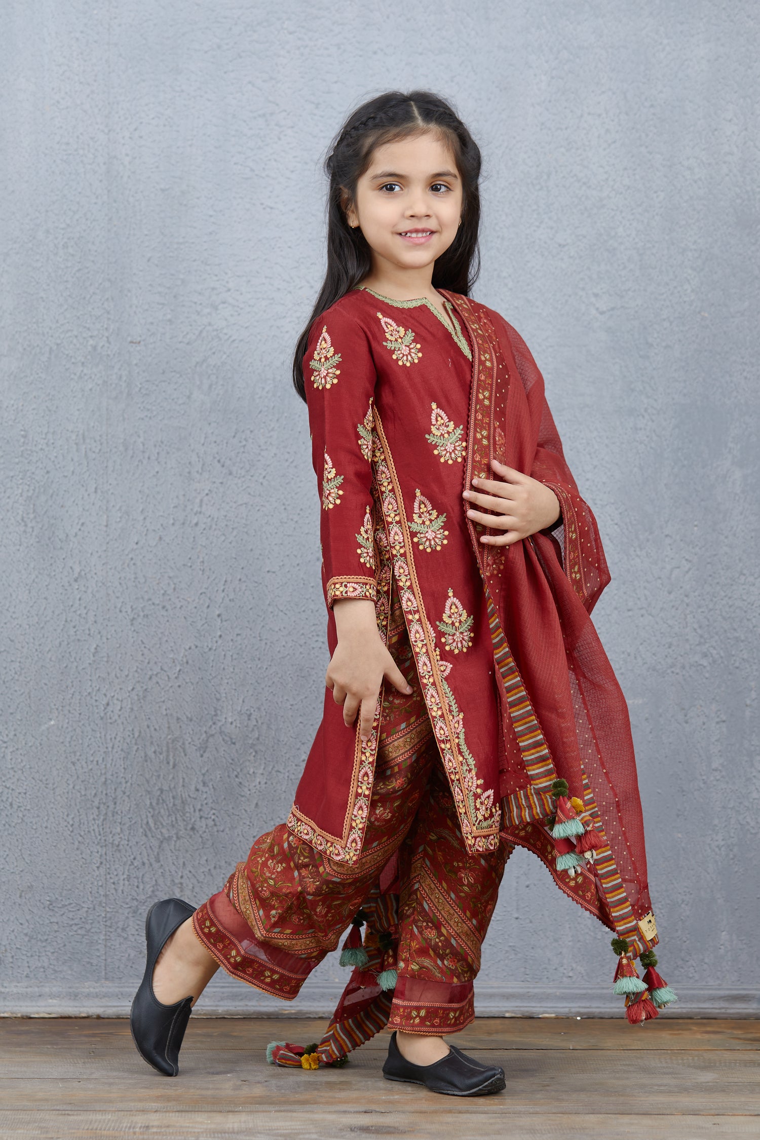Gudhal Falgun Kurta Set