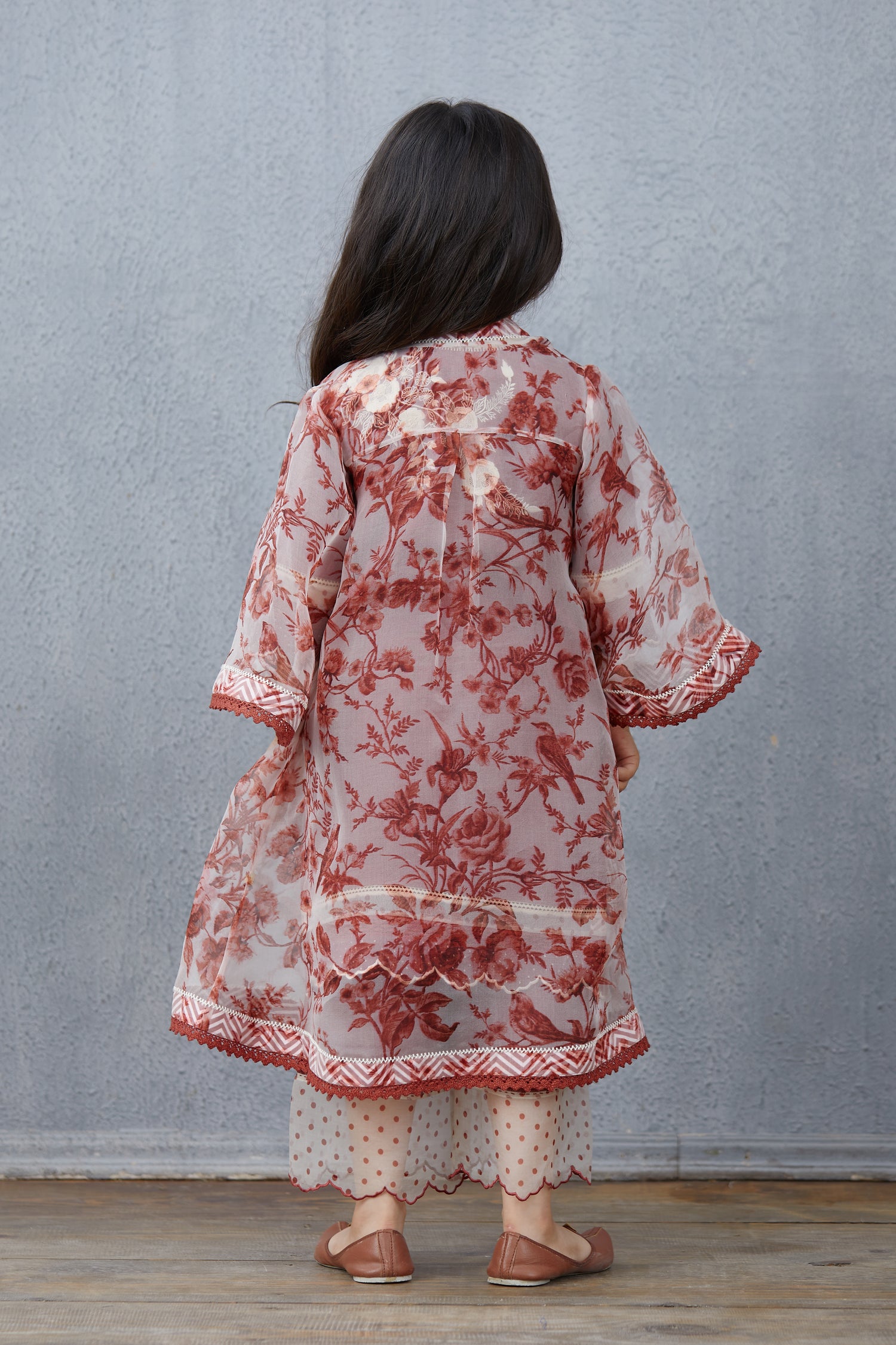 Bhuri Kali Naavya Cape Set