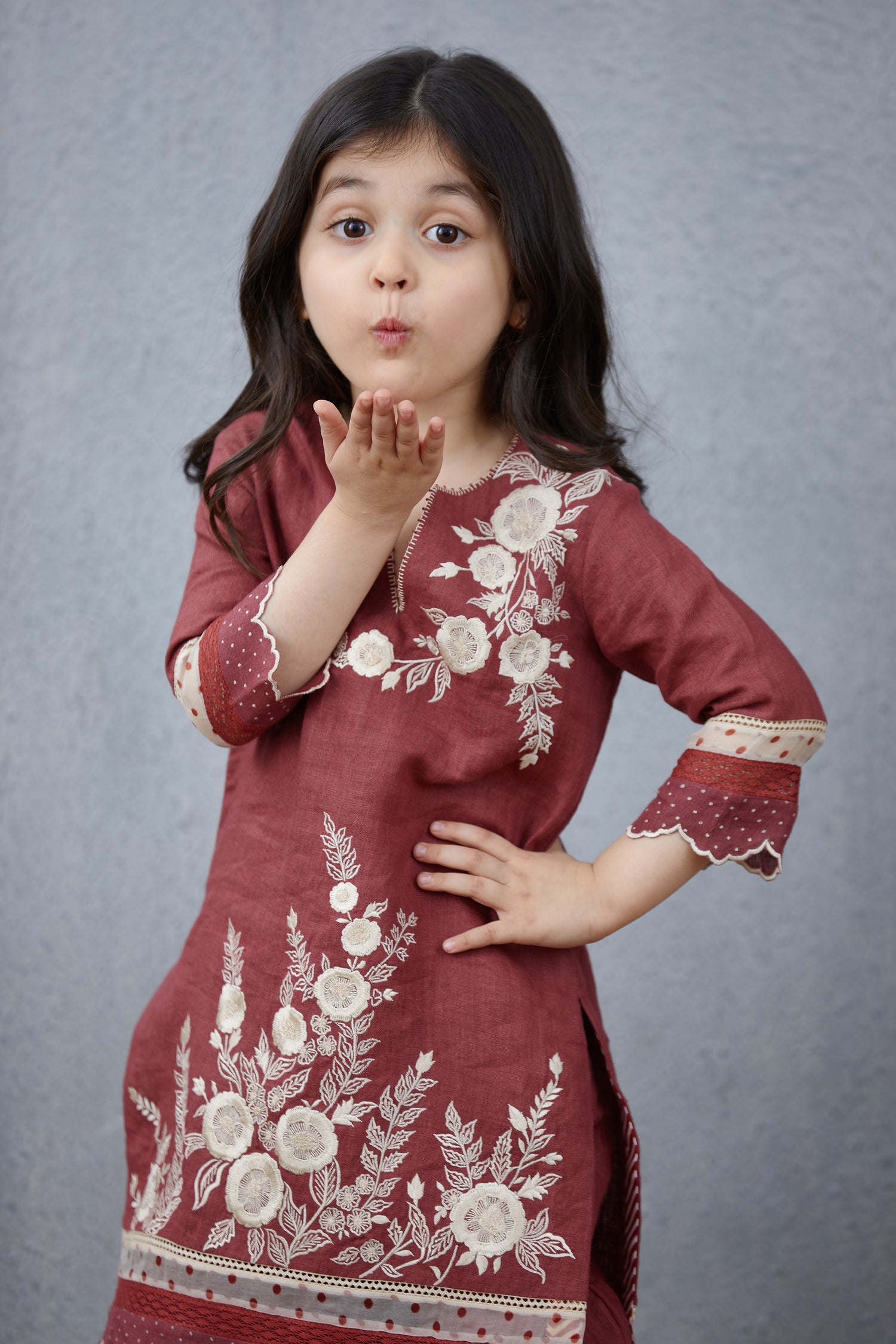 Bhuri Kali Naavya Cape Set