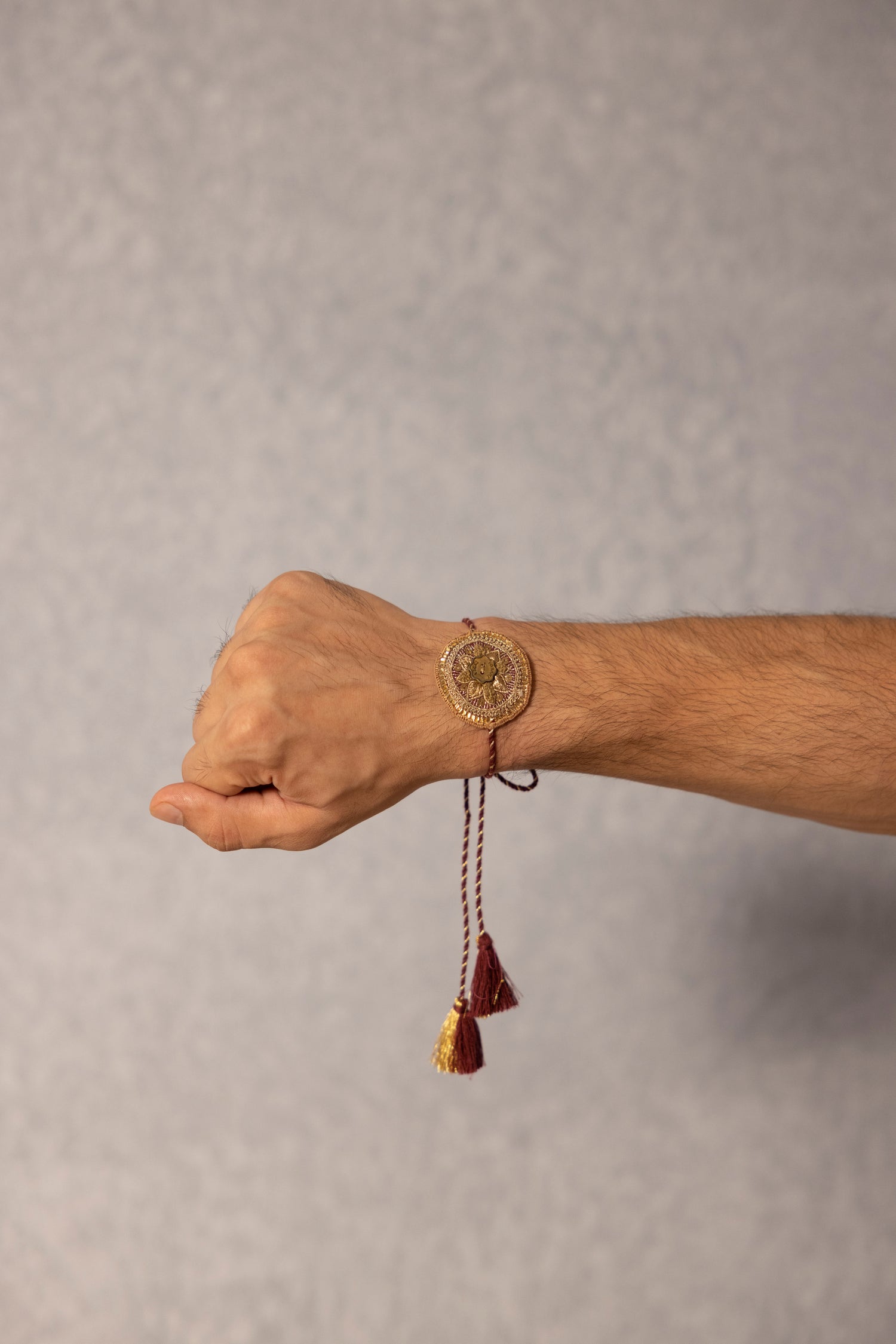 Surkh Kundan Sutra