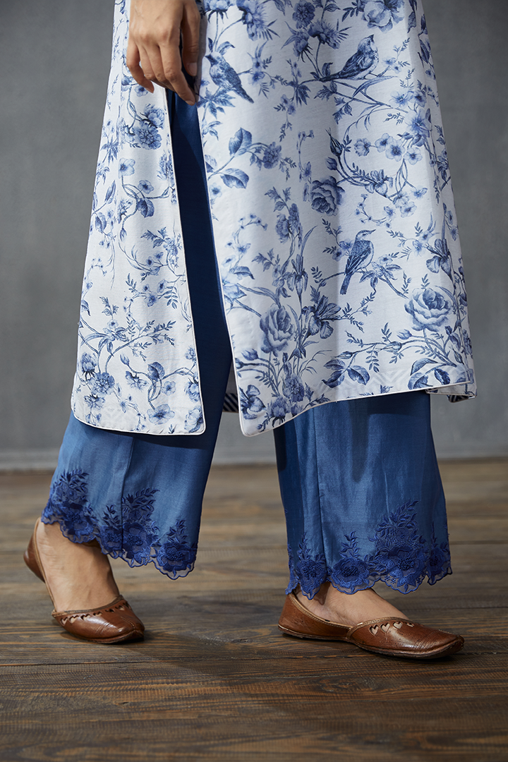 Neeli Gauraiya Geetha Kurta Set