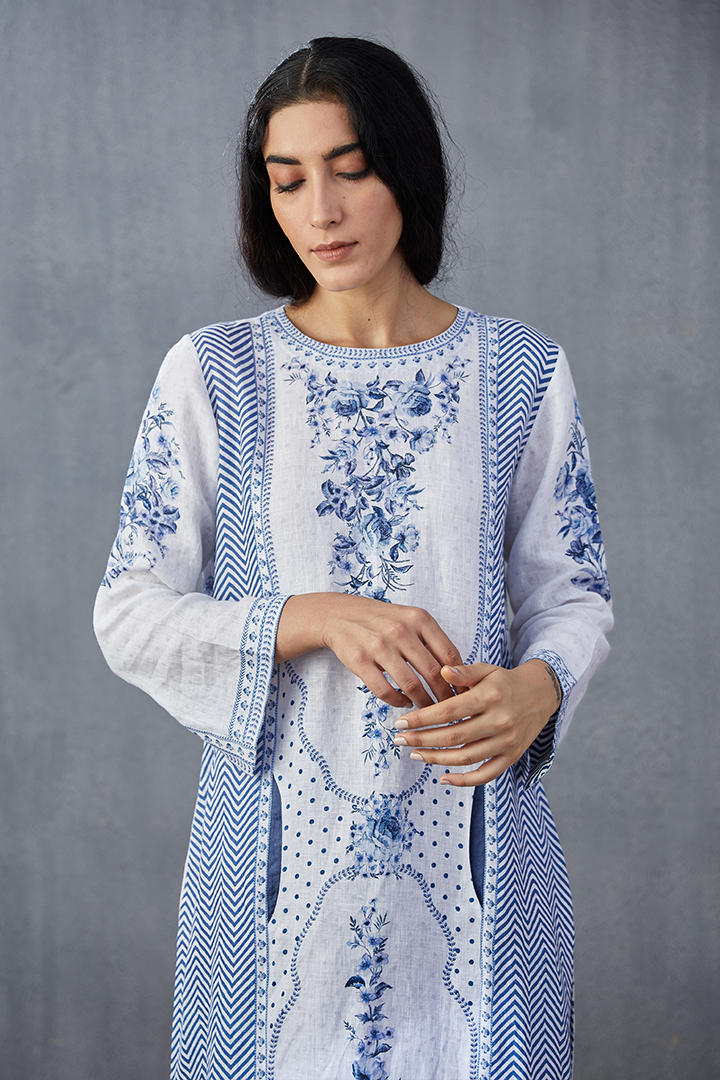 Neeli Kali Abhidah Kurta Set