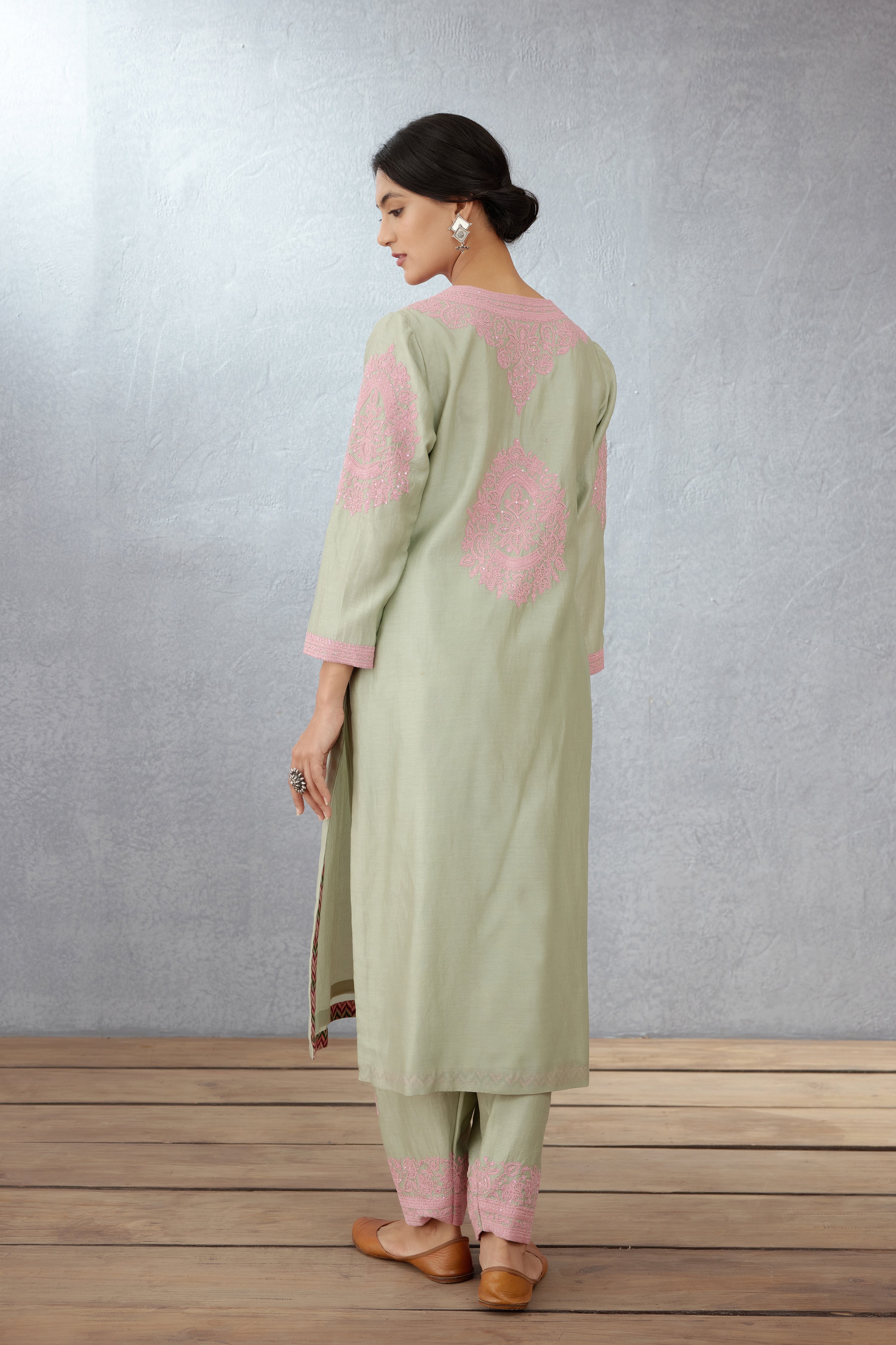 Kaner Jaituni Revaa Kurta Set