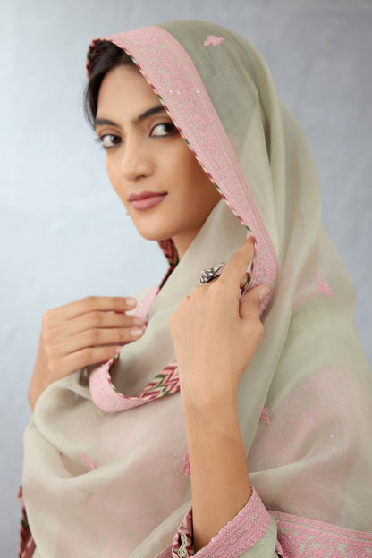 Kaner Jaituni Revaa Odhni