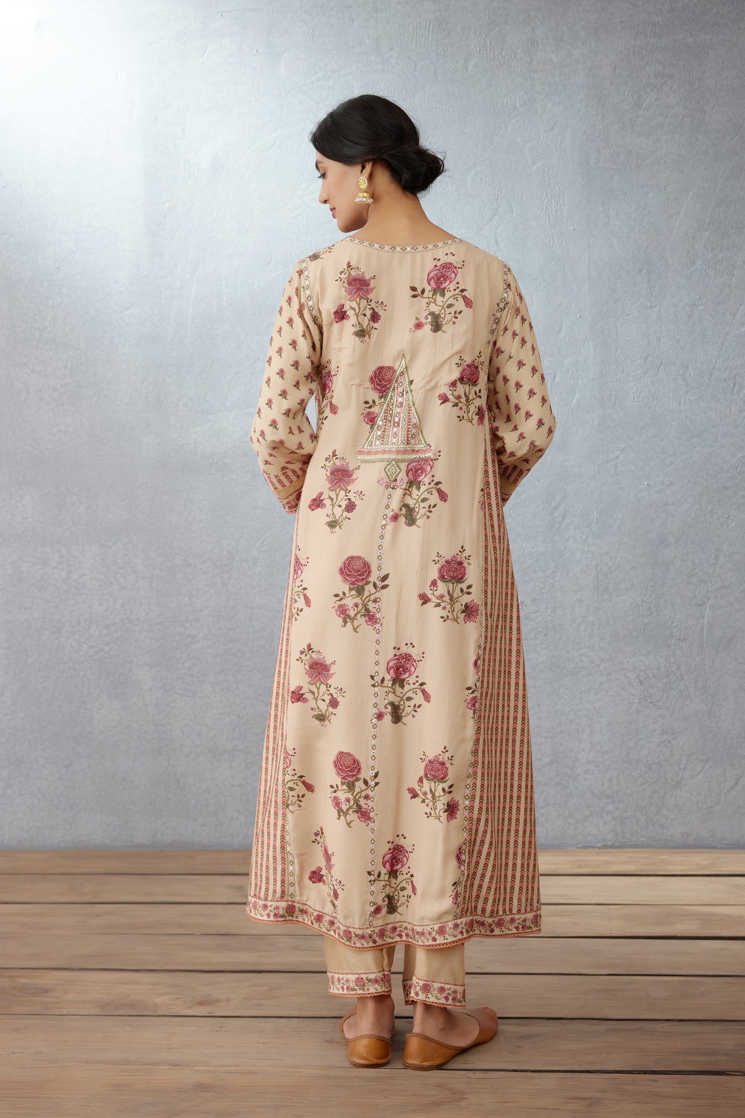 Kasturi Bushra Kurta Set