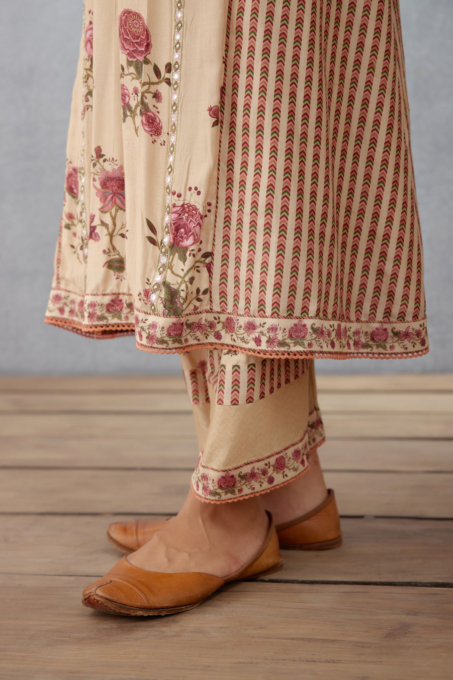 Kasturi Bushra Kurta Set