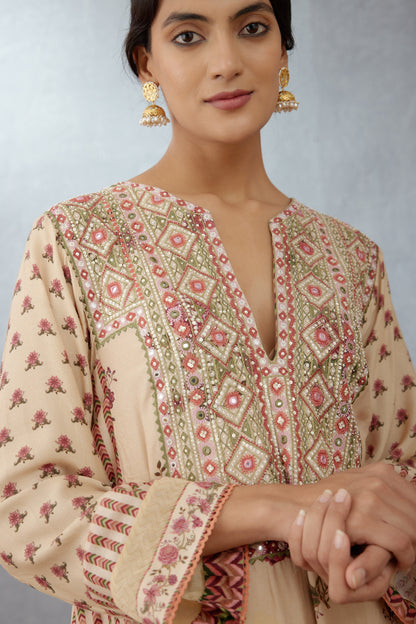 Kasturi Bushra Kurta Set